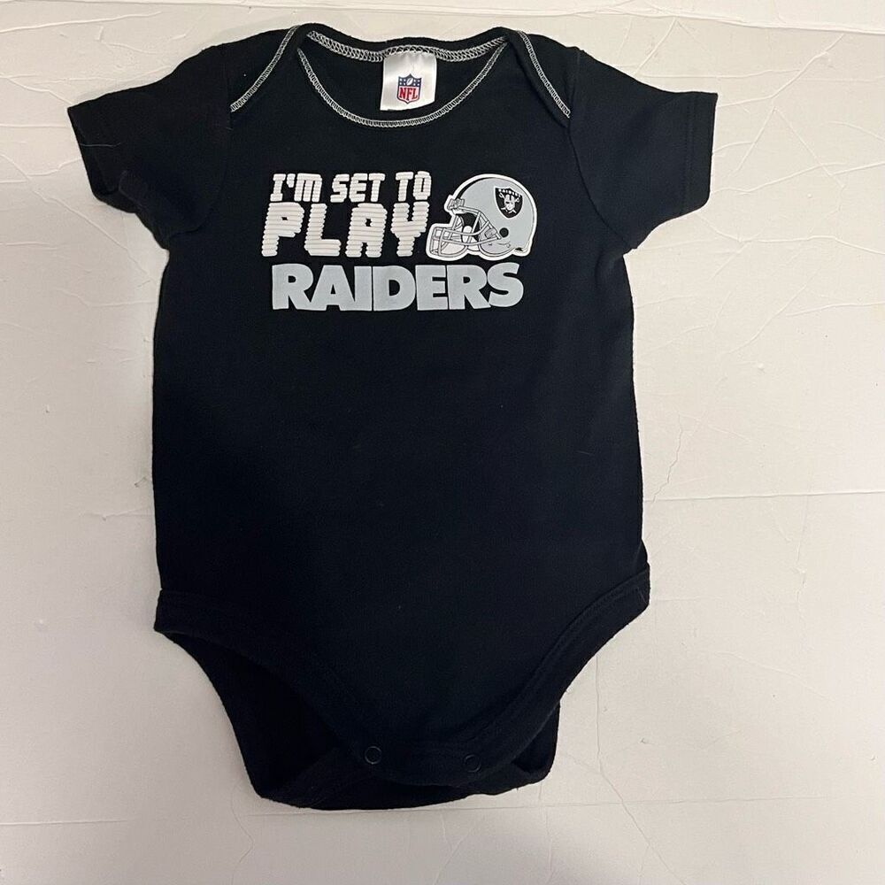 Team Apparel Las Vegas Raiders Bodysuit Size 0-3 Months